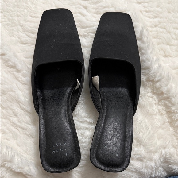 A New Day Elegant Black Mules - Picture 2 of 3
